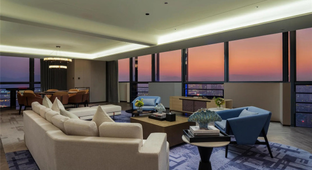 Двухместный люкс Presidential с видом на озеро DoubleTree by Hilton Zhangzhou