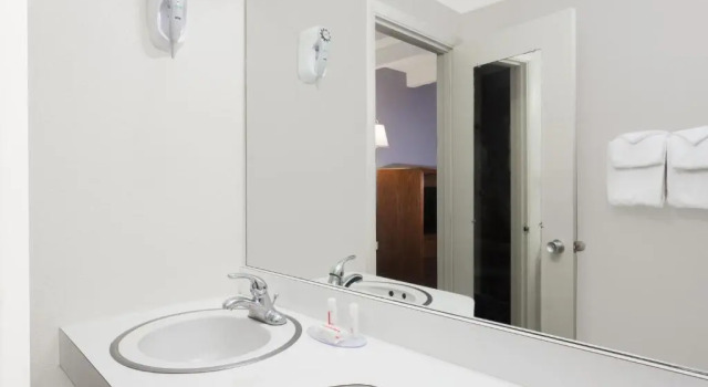 Двухместный номер Standard Howard Johnson by Wyndham Vero Beach / Downtown