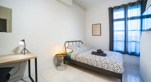 LGC Habitat- private room- Gare Saint-Roch, Забронировать Отель Монпелье Hérault, рядом с Торговая палата Hôtel Saint-Côme