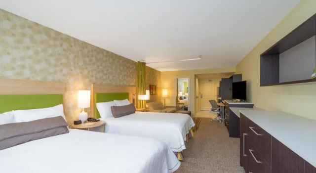 Четырёхместный люкс Home2 Suites By Hilton Bowling Green