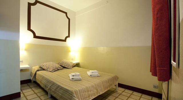 Hostal Medea, Забронировать Отель Эшампле Барселона, рядом с Jove Regina Theatre