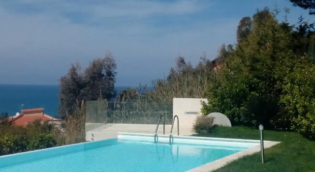 Вилла Villa Piscina sul Mare