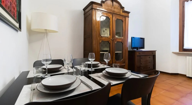 Italianway Easy - Plinio 37, Book Hotel Milan Lombardy