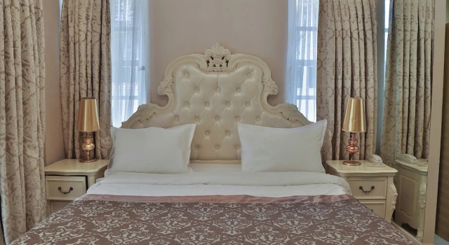 Двухместный номер Deluxe Elegance East Hotel
