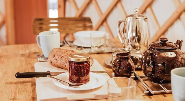 The Rowan Yurt, Boek Hotel Hotels in Merseyside met zwembad, Zwembad