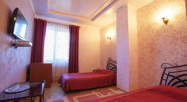 Sviatoslav, Réserver Hôtel Vinniki 