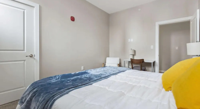 Modern Downtown Apartment, Забронировать Апартаменты/квартира Детройт Detroit Metropolitan Area, рядом с People Mover