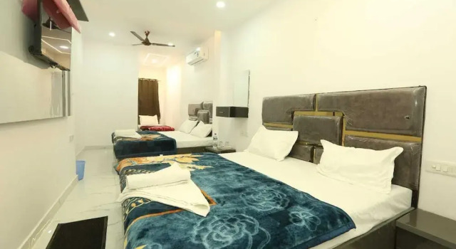 Четырёхместный семейный номер Standard Aditya Home Stay