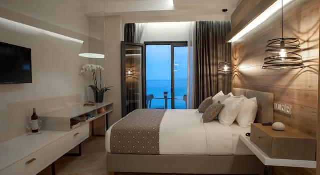 Двухместный номер Superior с балконом Seasabelle Hotel near Athens Airport