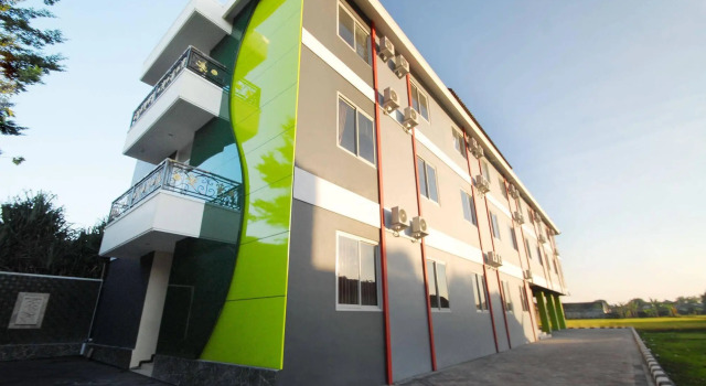 D'Madinah Residence Syariah Hotel Solo, Boek Hotel Solo. Central Java