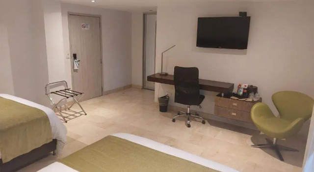 Четырёхместный номер Deluxe Washington Plaza