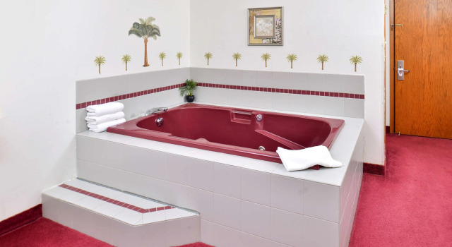 Двухместный люкс Sauk River Inn & Suites, a Travelodge by Wyndham