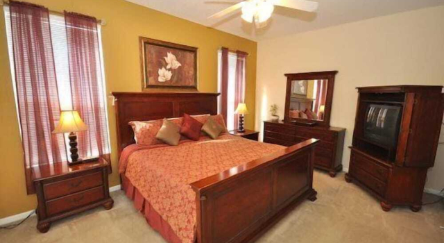 Windsor Palms 6 bed / 3.5 bath home
