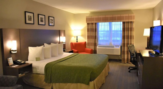 Двухместный люкс Country Inn & Suites by Radisson Kenosha - Pleasant Prairie