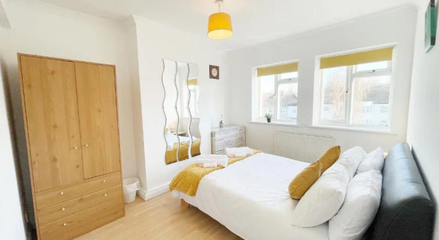 3 bed duplex flat, free WIFI & Netflix, Ideal for contractors, Prenota Hotel Hotel a Kent con parcheggio, Parcheggio