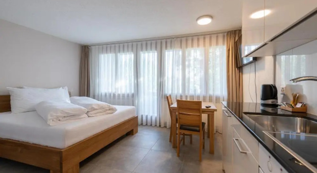 Noah Hotel, Varaa Hotelli Bubikon 