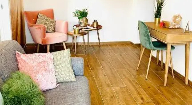 Casa Checca appartamenti per vacanze, Book Hotel Hoteller i Caprarola med parkering, Parkering