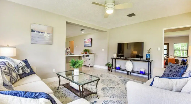 Коттедж 3 Mi to Downtown Bradenton: Family Home w/ Yard!