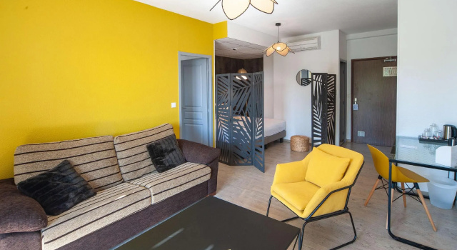 Standard Neljän hengen Perhe huone Hôtel Le Monestié
