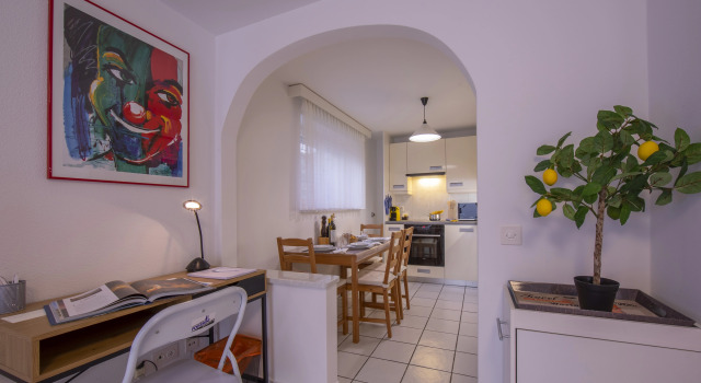 Cristel Apartment, Prenota Appartamento Hotel a Canton Ticino con piscina, Piscina