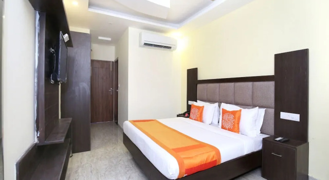 Номер Standard Capital O 322 Hotel Royal