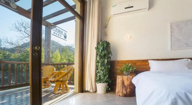 Четырёхместный номер Standard Nuan Nuan Inn