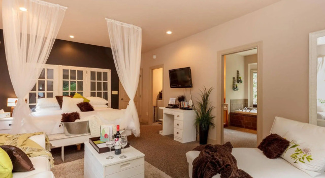Amara Bed & Breakfast, Book Hotel North Saanich Saanich