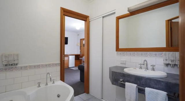 Люкс Executive Best Westlander Motor Inn