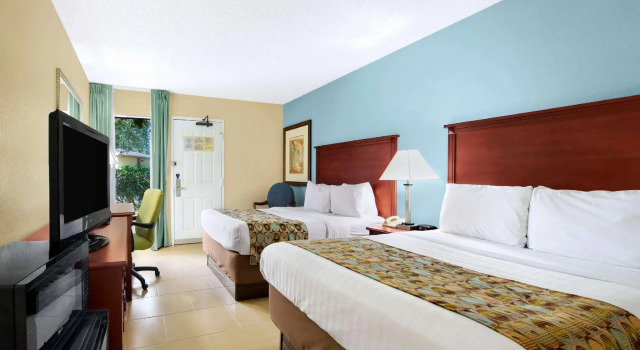 Четырёхместный номер Standard Baymont By Wyndham Gainesville I-75