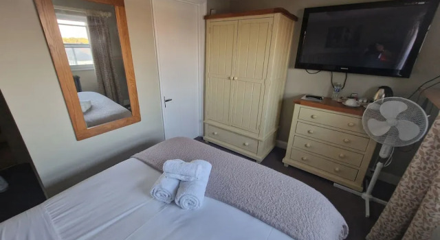 The Vale Hotel, Забронировать Отель Криклейд Уилтшир