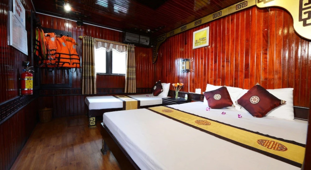 Трёхместный номер Deluxe Imperial Legend Cruise Ha Long