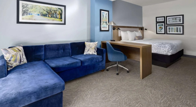 Студия Deluxe La Quinta Inn & Suites by Wyndham Locust Grove