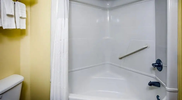 Двухместная студия Days Inn & Suites by Wyndham Augusta Near Fort Eisenhower