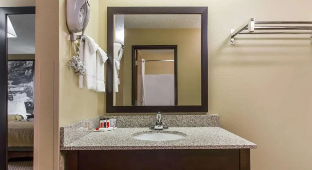 Standard Vierer Zimmer Super 8 by Wyndham Sun Prairie/Madison E