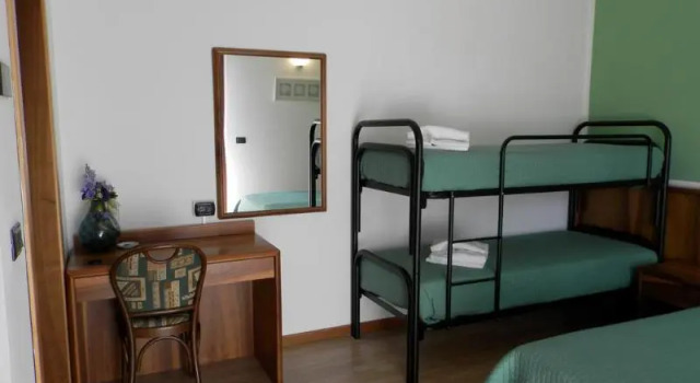 Номер Standard Continental Hotel