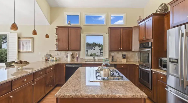 Cottage Mule Meadows Classy, Split Level South Tahoe Home!