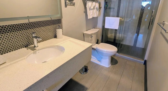 Четырёхместный номер Superior с балконом Motel RDL- au Vieux Piloteux