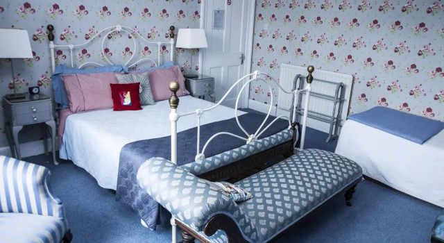 Percy Terrace Bed and Breakfast, Забронировать Отель Отели в центре Алник, в центре, Парковка