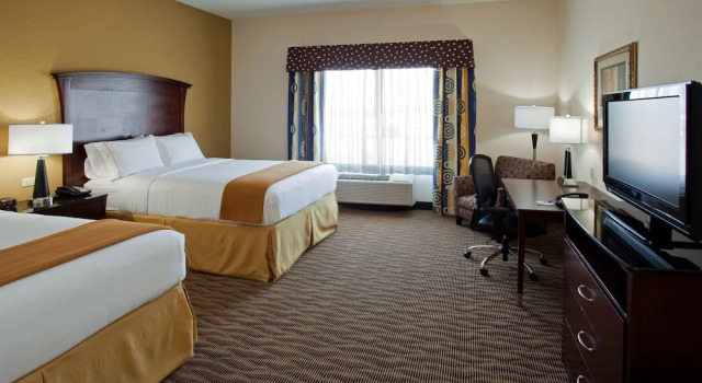 Четырёхместный люкс Holiday Inn Express & Suites Austin South-Buda by IHG