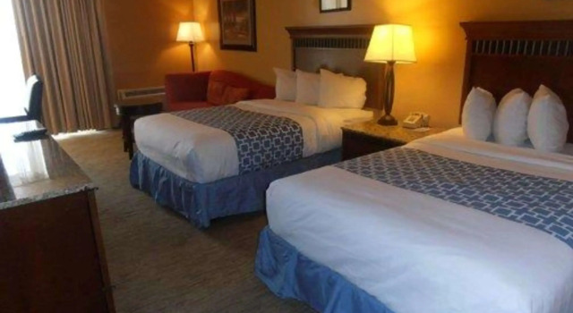Четырёхместный номер Standard Quality Inn & Suites Fort Collins East