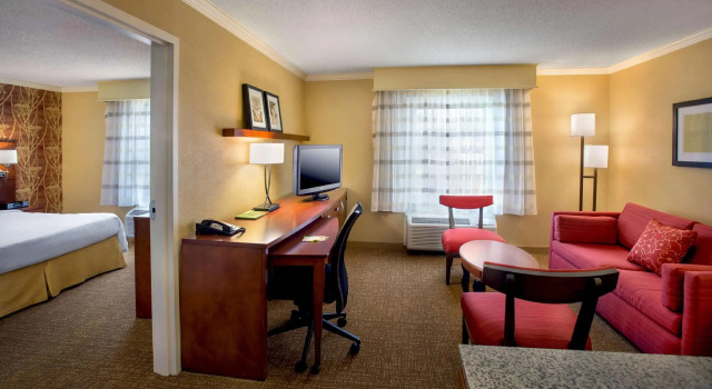 Люкс Courtyard Boston Woburn/Burlington