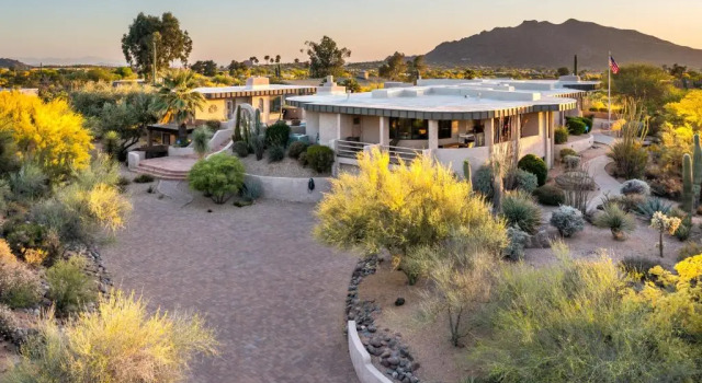 Коттедж Carefree Crest: Jaw Dropping VIEWS, Pool, 2 Casitas, Outdoor Living!