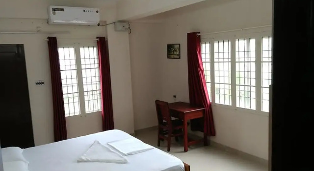 Апартаменты Deluxe Indeevaram Residency