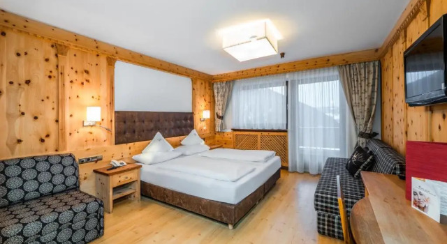 Hotel Alaska, Забронировать Отель Отели Сельва-ди-Валь-Гардена 3 звезды, рядом с Подъемник 84 Чампиной 2254м, 3*