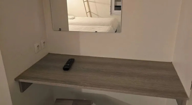 Номер Standard Brit Hotel Essentiel Poitiers Gare du Futuroscope
