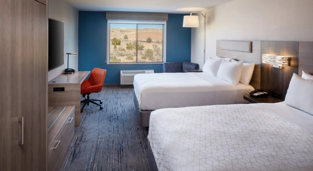 Четырёхместный номер Standard Holiday Inn Express & Suites Los Alamos Entrada Park by IHG