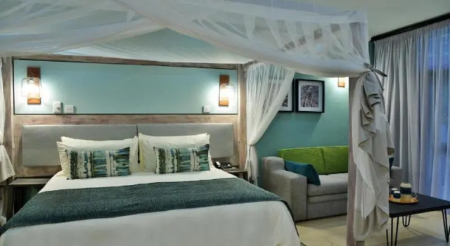 Двухместный номер Deluxe с балконом Cresta Mowana Safari Resort & Spa