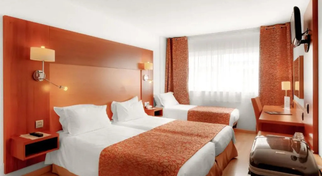 Трёхместный номер Standard с видом на город Mercure Saint Raphael Centre Plage