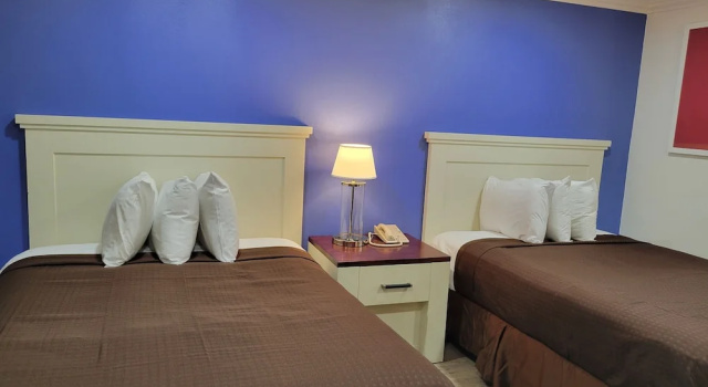 Четырёхместный номер Deluxe Sands Motel