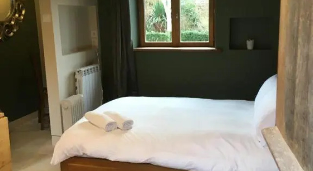 Farmhouse B&B, Varaa Bed and Breakfast Montcavrel 